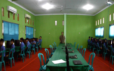 Ruang Laboratorium Komputer